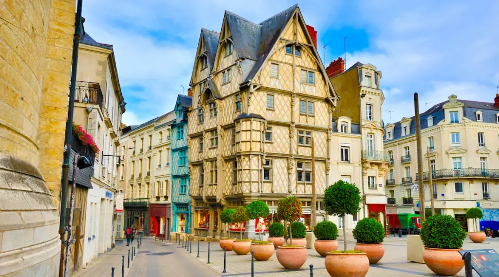 Quartiers à éviter à Angers en 2026 : la carte honnête avant de s'installer ou d'investir angers
