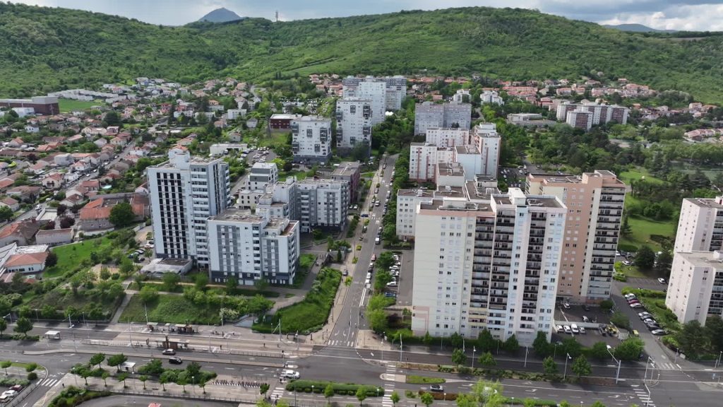 Zoom sur les Quartiers à éviter à Clermont-Ferrand en 2026 clermont ferrand croix de neyrat