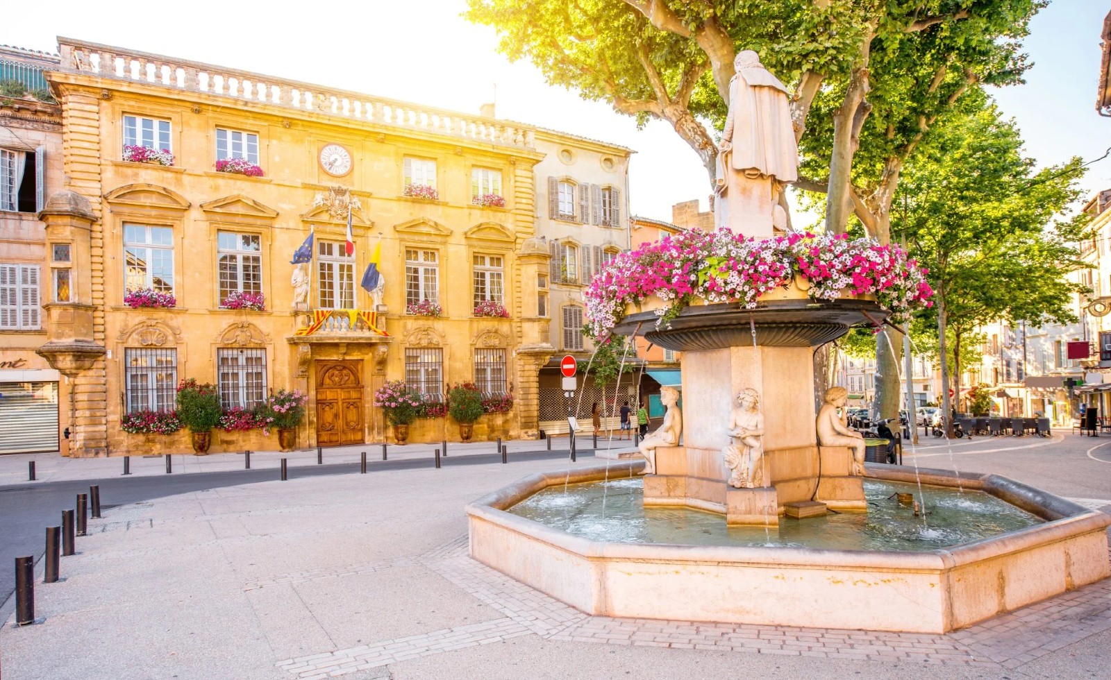 salon de provence hd