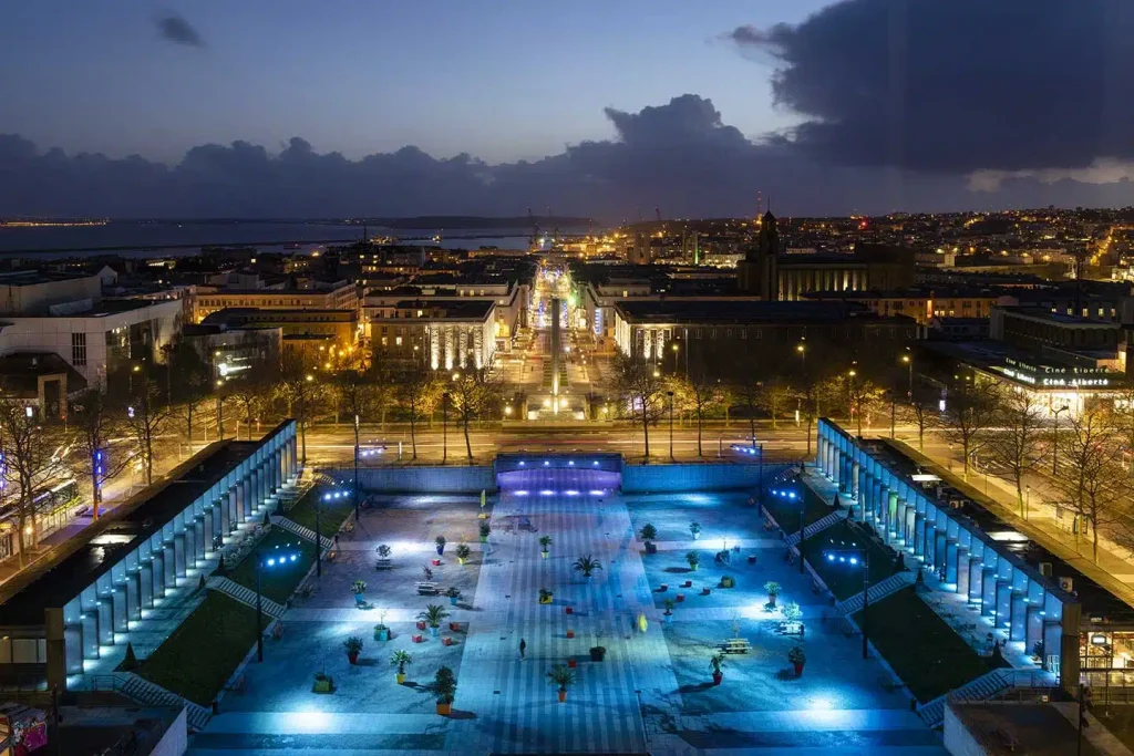 Quartiers de Brest à éviter en 2026 : la carte honnête (sans tabou ni exagération) squares pedestrian areas schreder poss focal brest 02